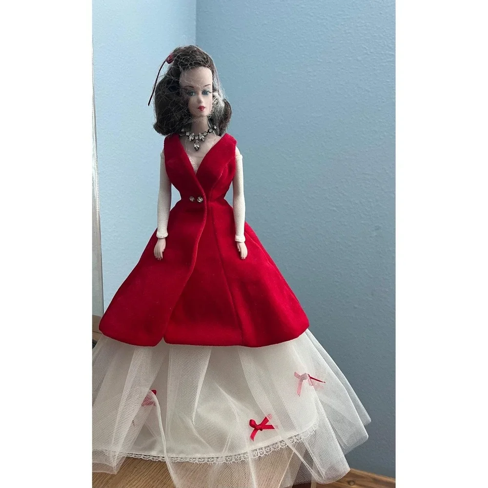 Barbie Benefit Performance 1988 Limited Edition Porcelain Treasures Red‎ Velvet